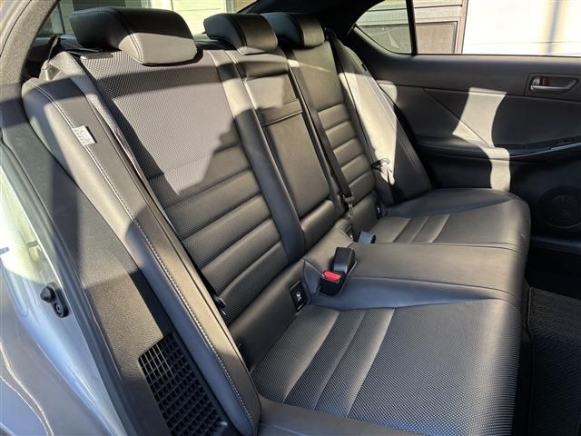 TOYOTA LEXUS IS300H 2020 Image 31