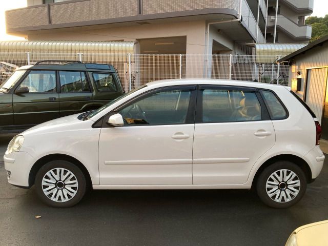 VOLKSWAGEN POLO 2009 Image 31