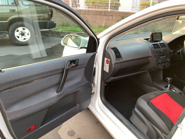 VOLKSWAGEN POLO 2009 Image 31