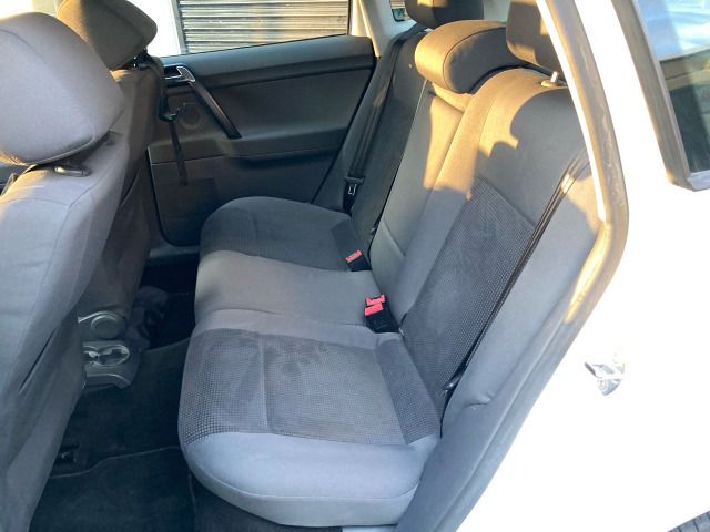 VOLKSWAGEN POLO 2009 Image 31