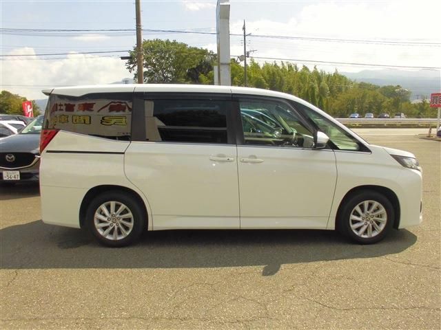 TOYOTA NOAH HYBRID 2024 Image 31