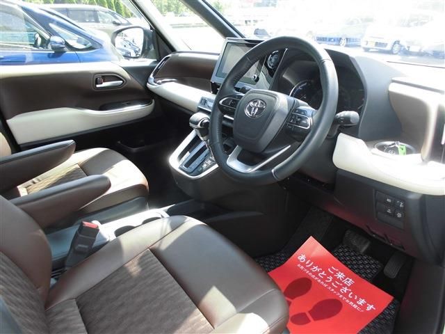 TOYOTA NOAH HYBRID 2024 Image 31