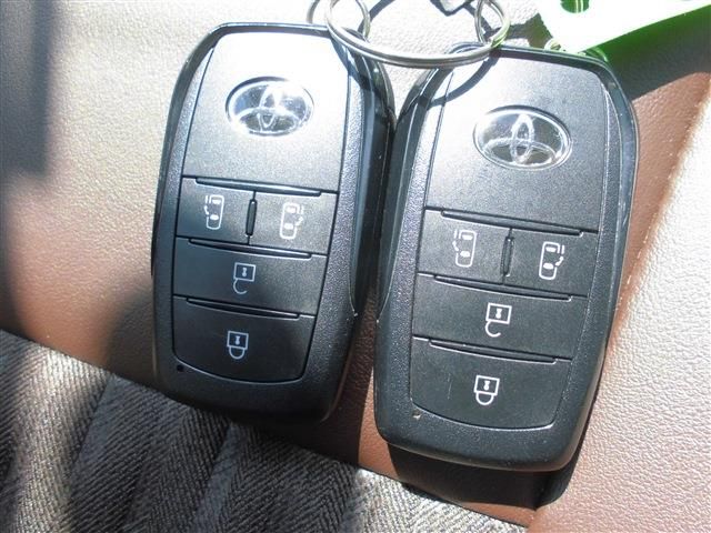 TOYOTA NOAH HYBRID 2024 Image 31