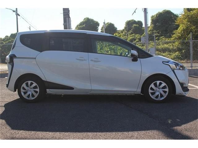 TOYOTA SIENTA 2017 Image 31