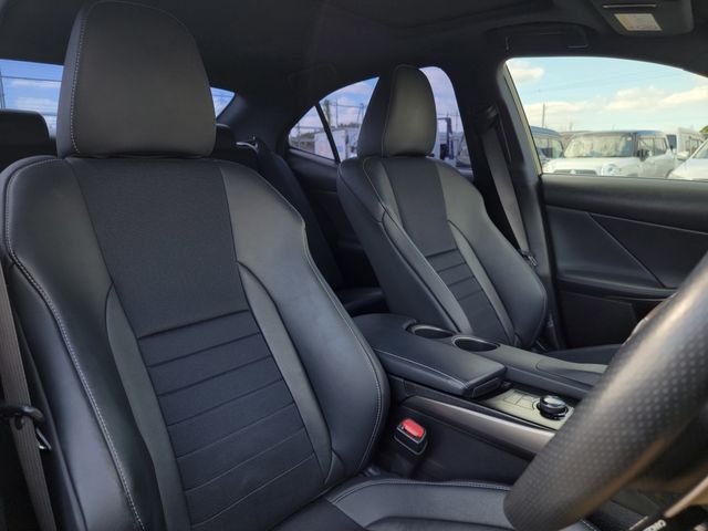 TOYOTA LEXUS IS300H 2014 Image 31