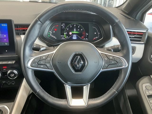 RENAULT LUTECIA 2022 Image 31