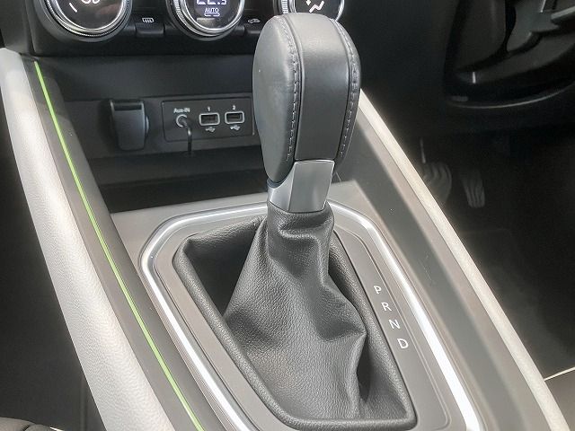 RENAULT LUTECIA 2022 Image 31