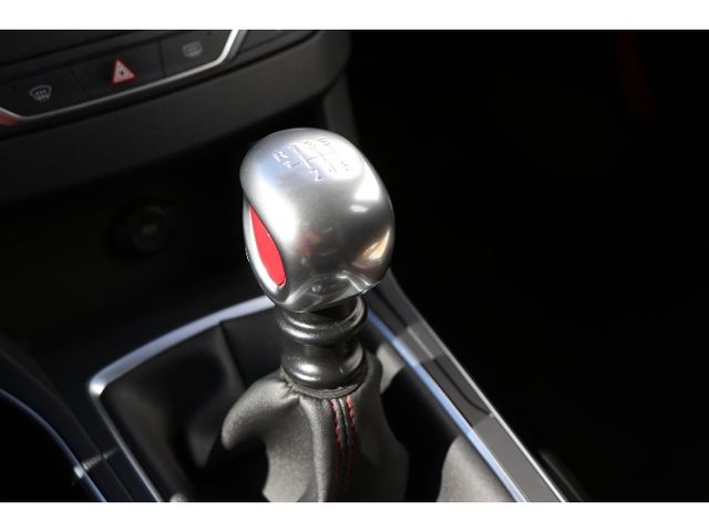 PEUGEOT 308 2017 Image 31