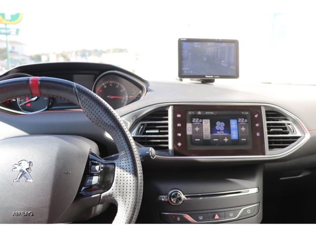 PEUGEOT 308 2017 Image 31