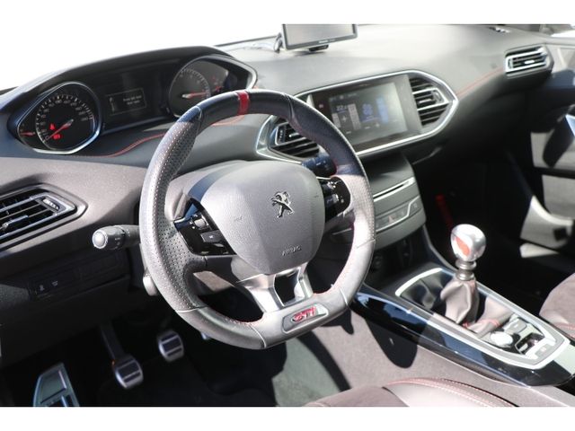 PEUGEOT 308 2017 Image 31