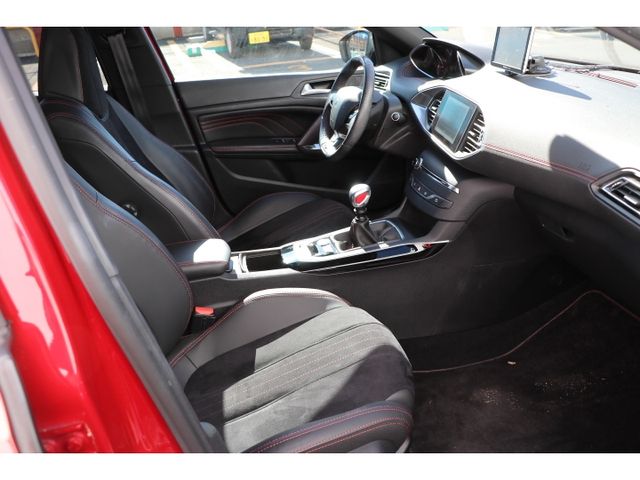 PEUGEOT 308 2017 Image 31