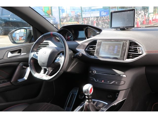 PEUGEOT 308 2017 Image 31