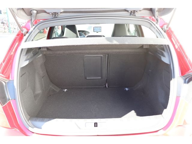 PEUGEOT 308 2017 Image 31