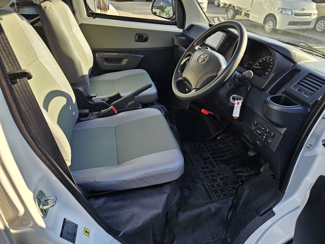 TOYOTA TOWNACE VAN 4WD 2024 Image 31