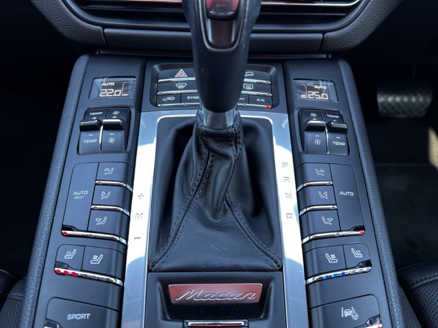 PORSCHE MACAN 2019 Image 31