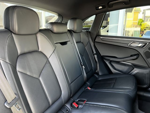 PORSCHE MACAN 2019 Image 31