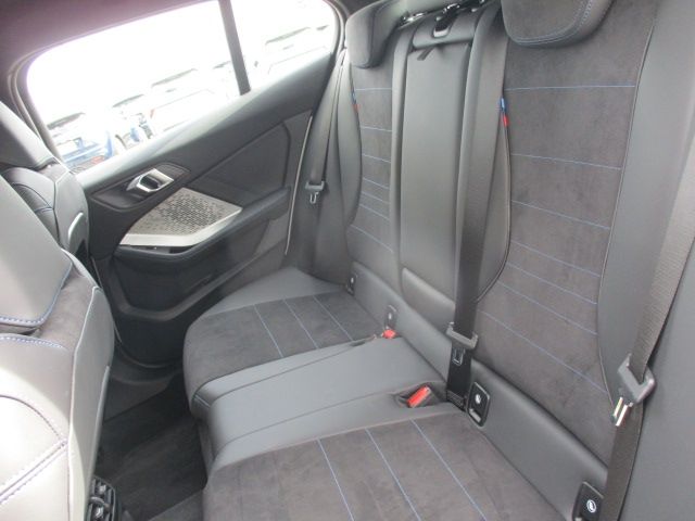BMW 1SERIES 2025 Image 31