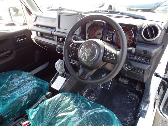 SUZUKI JIMNY NOMADE 2025 Image 31