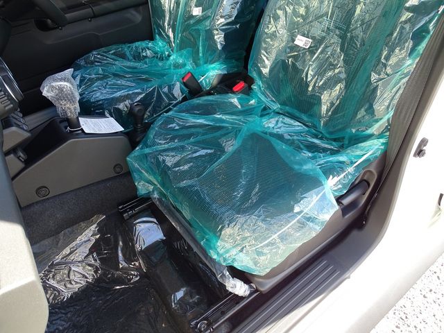 SUZUKI JIMNY NOMADE 2025 Image 31