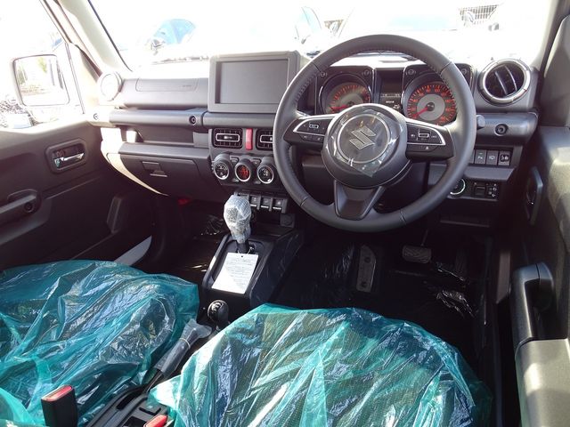 SUZUKI JIMNY NOMADE 2025 Image 31