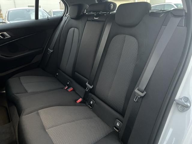 BMW 1SERIES 2021 Image 31