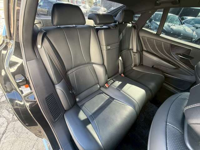 TOYOTA LEXUS LS500H 4WD 2017 Image 31