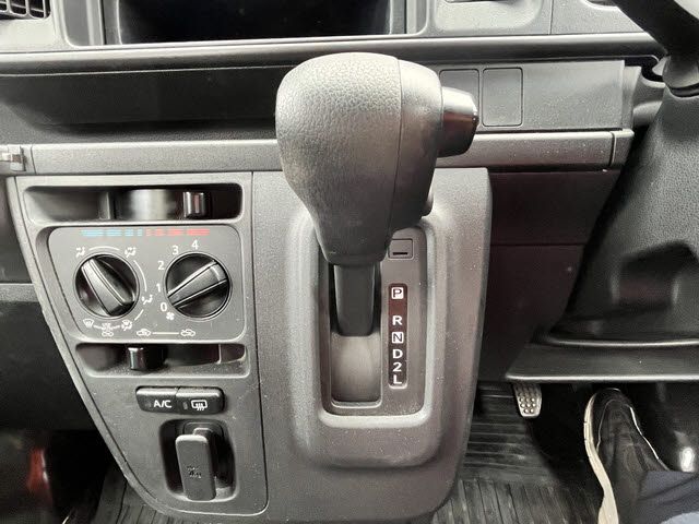 DAIHATSU HIJET CARGO 2018 Image 31