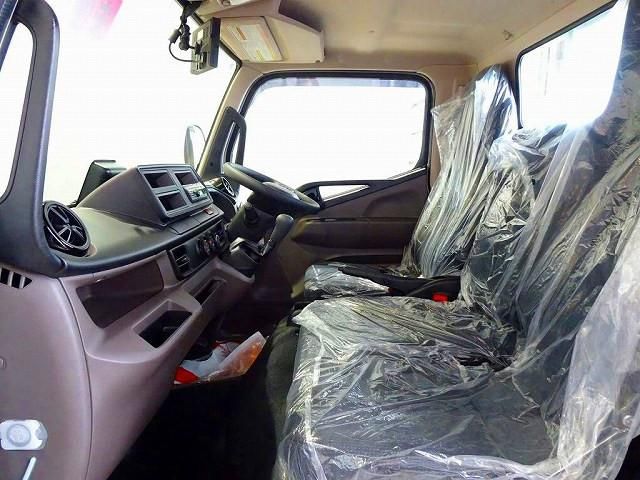 MITSUBISHI CANTER 2025 Image 31