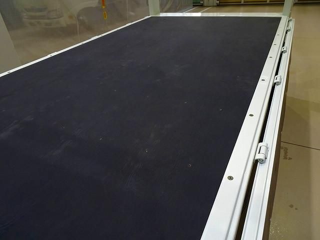 MITSUBISHI CANTER 2025 Image 31