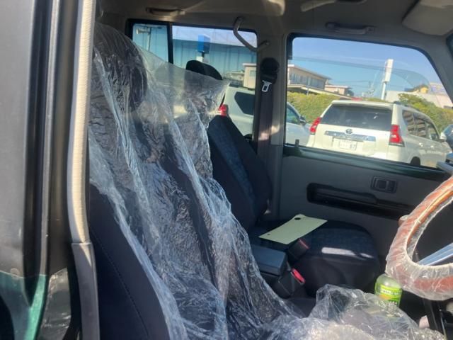 TOYOTA LANDCRUISER VAN 2002 Image 31