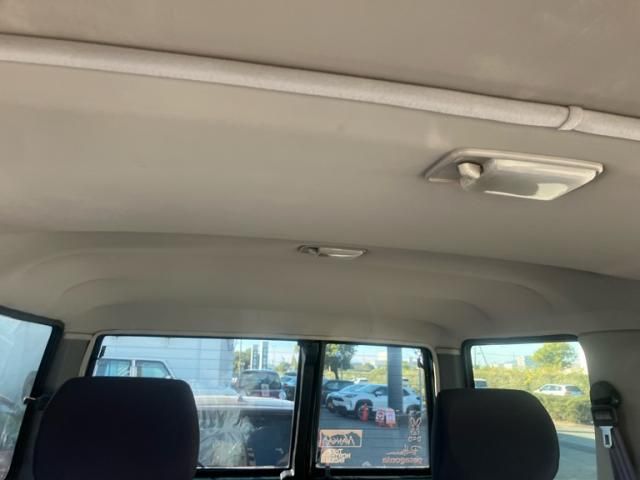 TOYOTA LANDCRUISER VAN 2002 Image 31