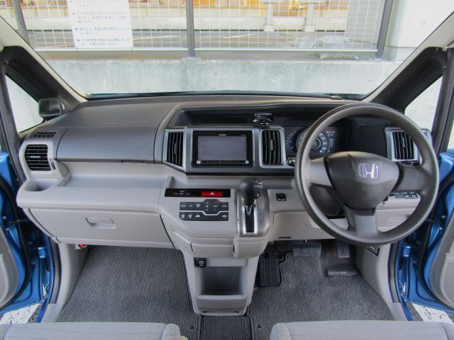 HONDA STEPWAGON 2012 Image 31