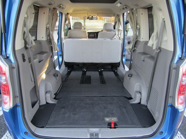 HONDA STEPWAGON 2012 Image 31