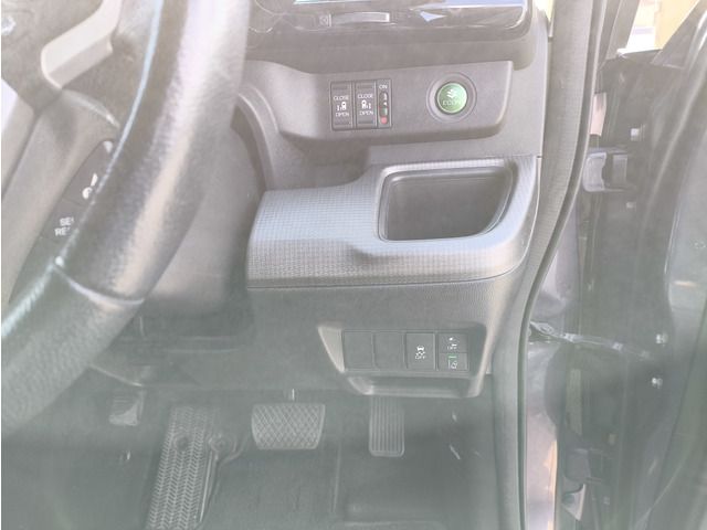 HONDA STEPWAGON SPADA 2015 Image 31