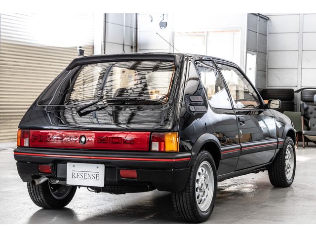 PEUGEOT 205 1988 Image 31