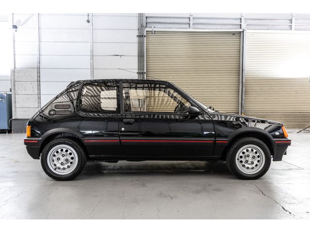 PEUGEOT 205 1988 Image 31