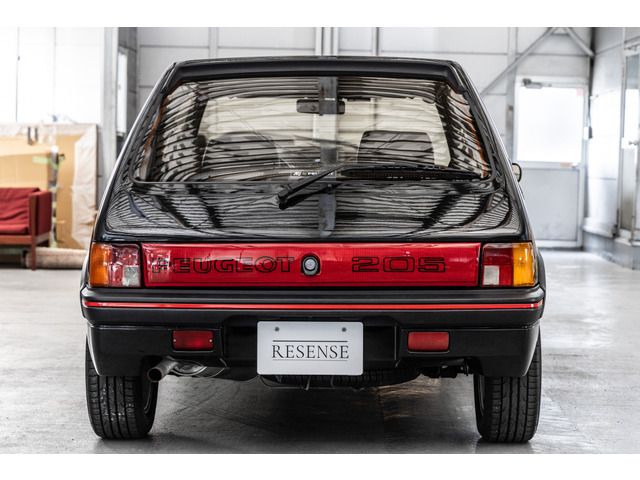 PEUGEOT 205 1988 Image 31