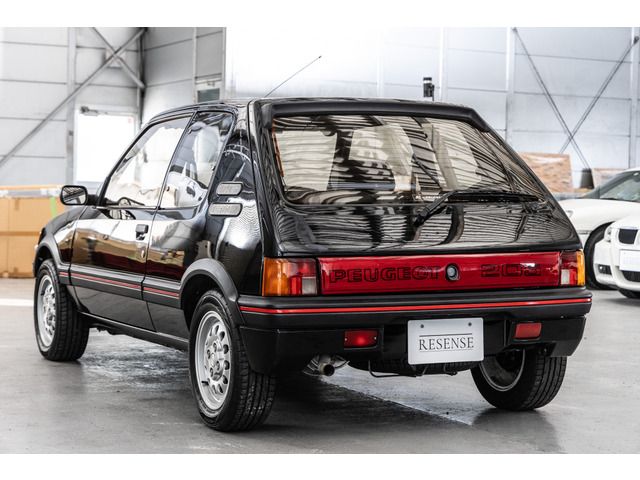 PEUGEOT 205 1988 Image 31