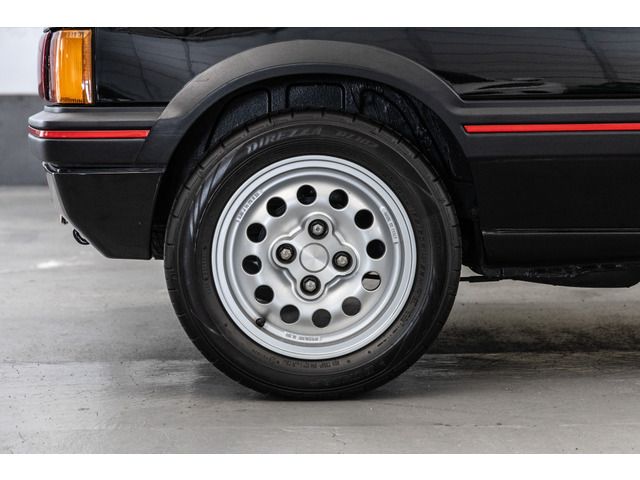 PEUGEOT 205 1988 Image 31