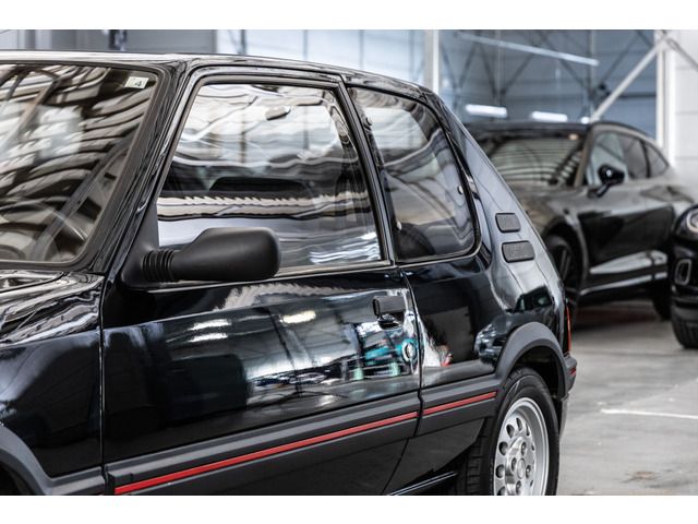 PEUGEOT 205 1988 Image 31