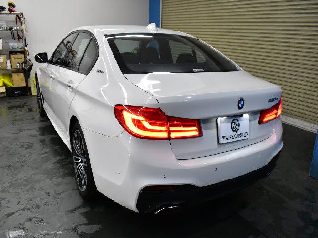 BMW 5SERIES SEDAN 2017 Image 31