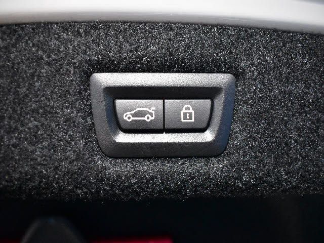 BMW 5SERIES SEDAN 2017 Image 31