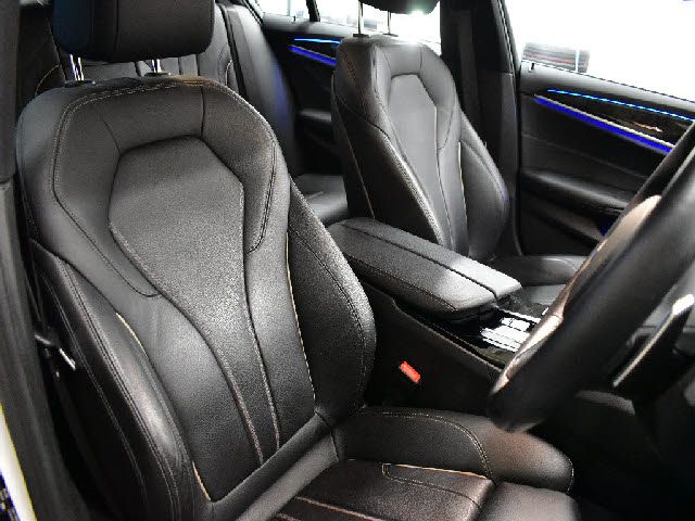 BMW 5SERIES SEDAN 2017 Image 31