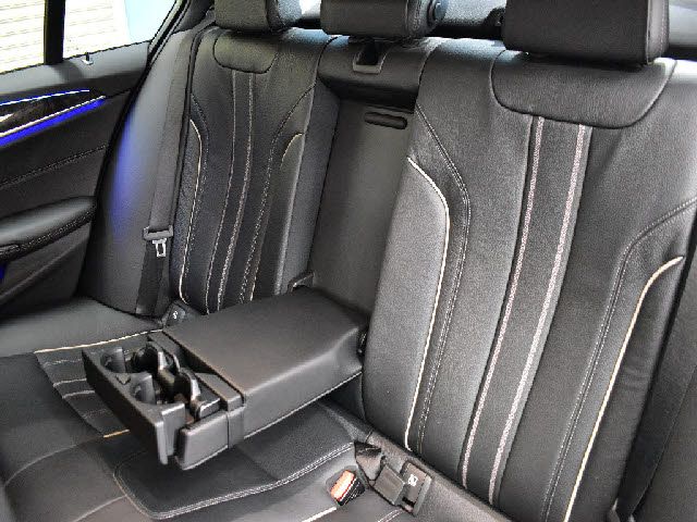 BMW 5SERIES SEDAN 2017 Image 31