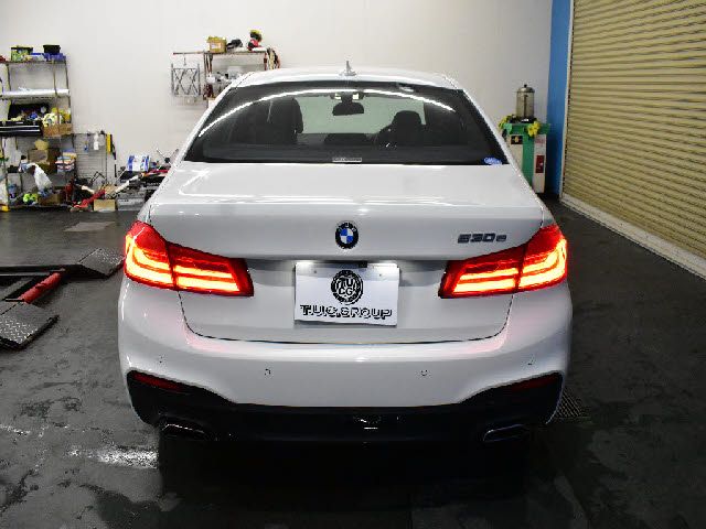 BMW 5SERIES SEDAN 2017 Image 31