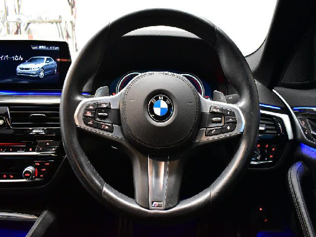 BMW 5SERIES SEDAN 2017 Image 31