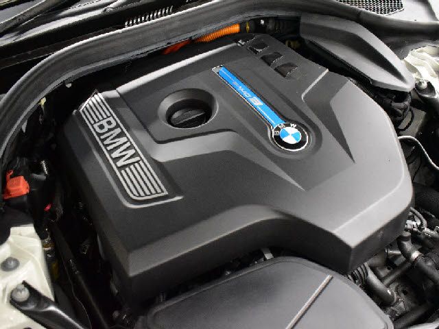 BMW 5SERIES SEDAN 2017 Image 31