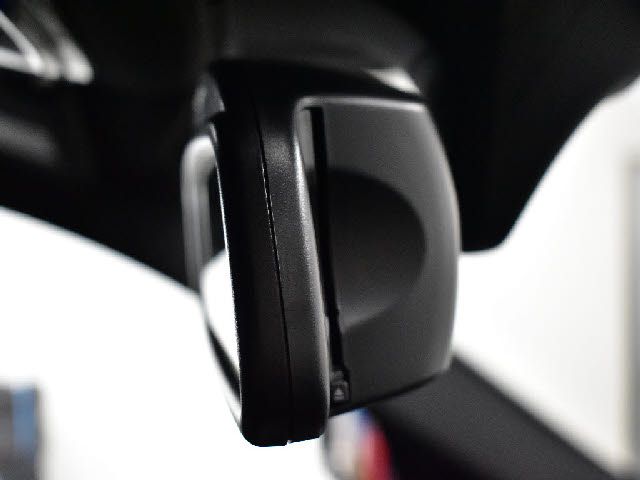 BMW 5SERIES SEDAN 2017 Image 31