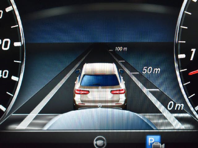 MERCEDES BENZ E CLAS 2017 Image 31