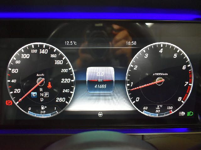 MERCEDES BENZ E CLAS 2017 Image 31